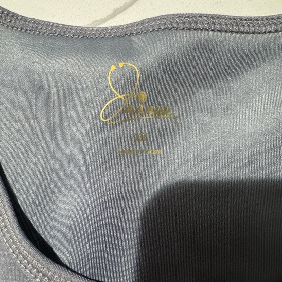 Women’s Jaanuu Gray Short Sleeve Scrub Top XS NWT - Picture 2 of 3